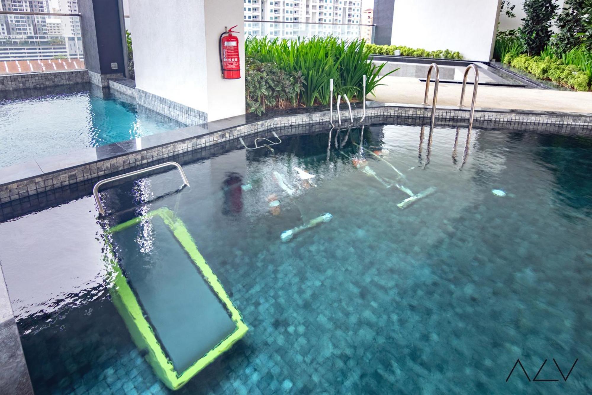 Urban Suites, Spectre Collection By Stellar Alv Jelutong Kültér fotó